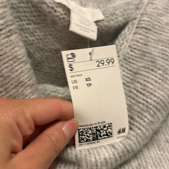 H&M sweater - Picture 3 of 3